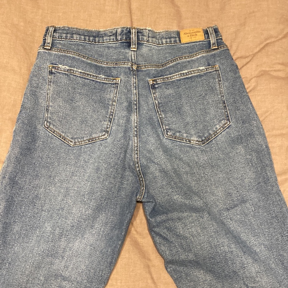 Abercrombie and Fitch 90’s Straight Ultra High Rise - Picture 5 of 5